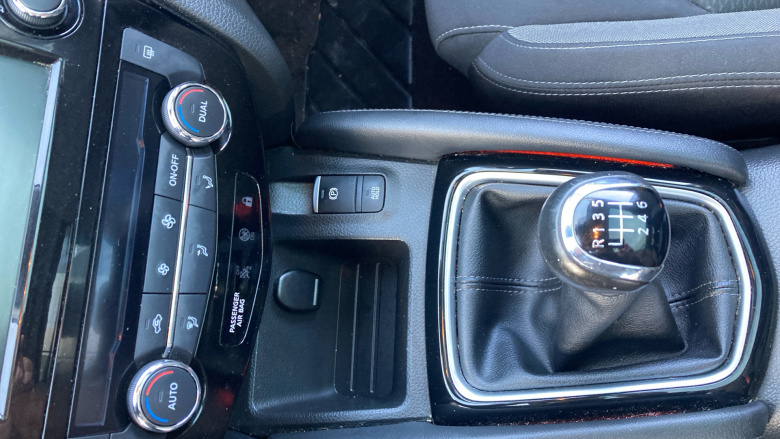 Nissan Qashqai 1.3 DiG-T N-Connecta 5dr Petrol Hatchback